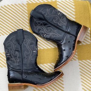 JAR BOOTS KIDS SIZE 9